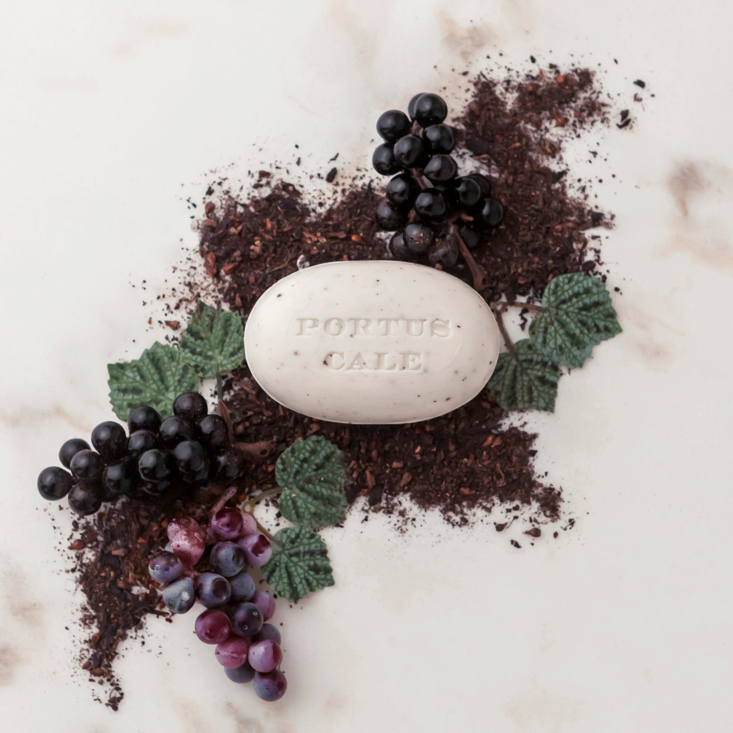 סבון ארומטי במארז עץ Portus Cale Ruby Red