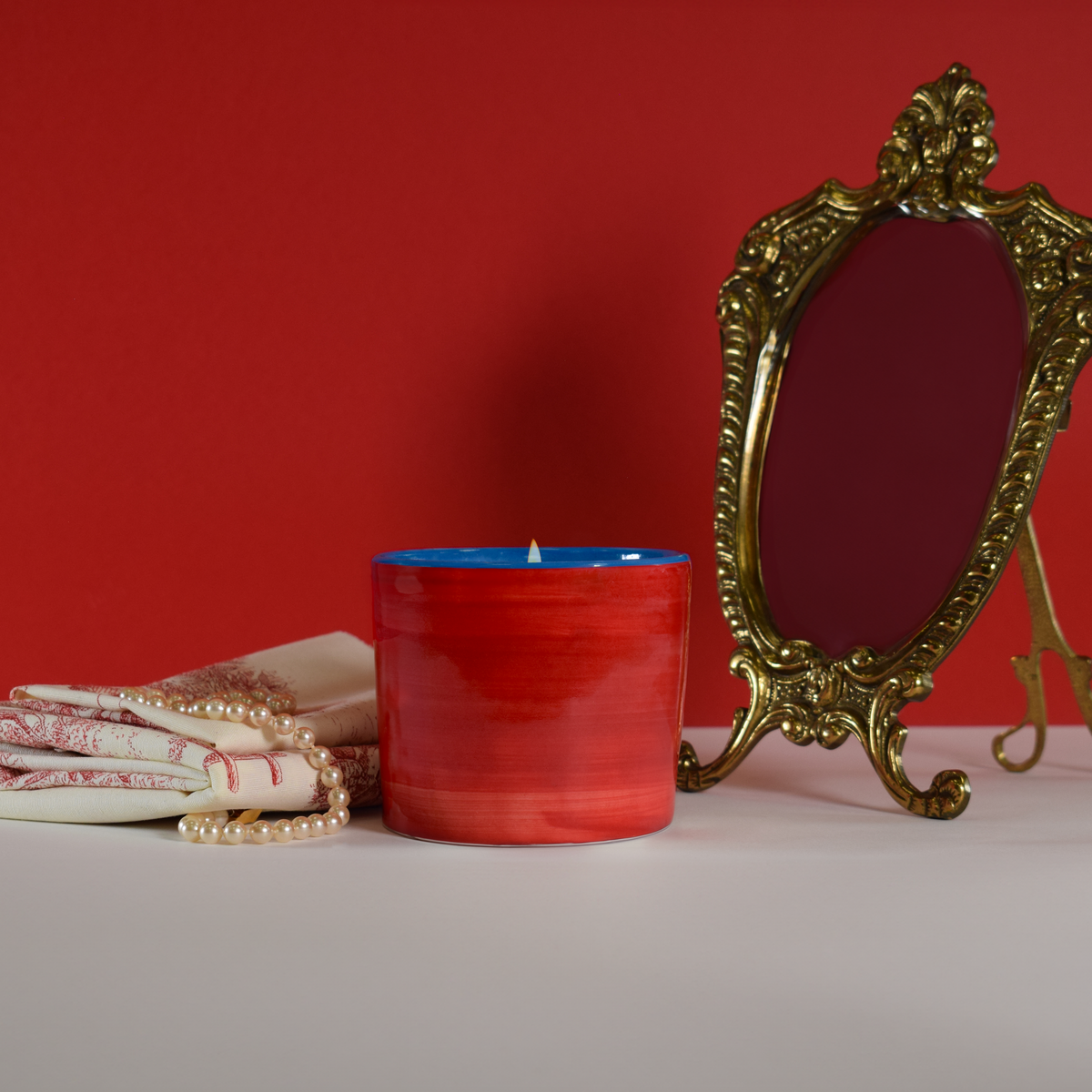 THE OLPHACTORY נר סויה ארומטי מעוצב 320 גרם L'Objet Marie Antoinette