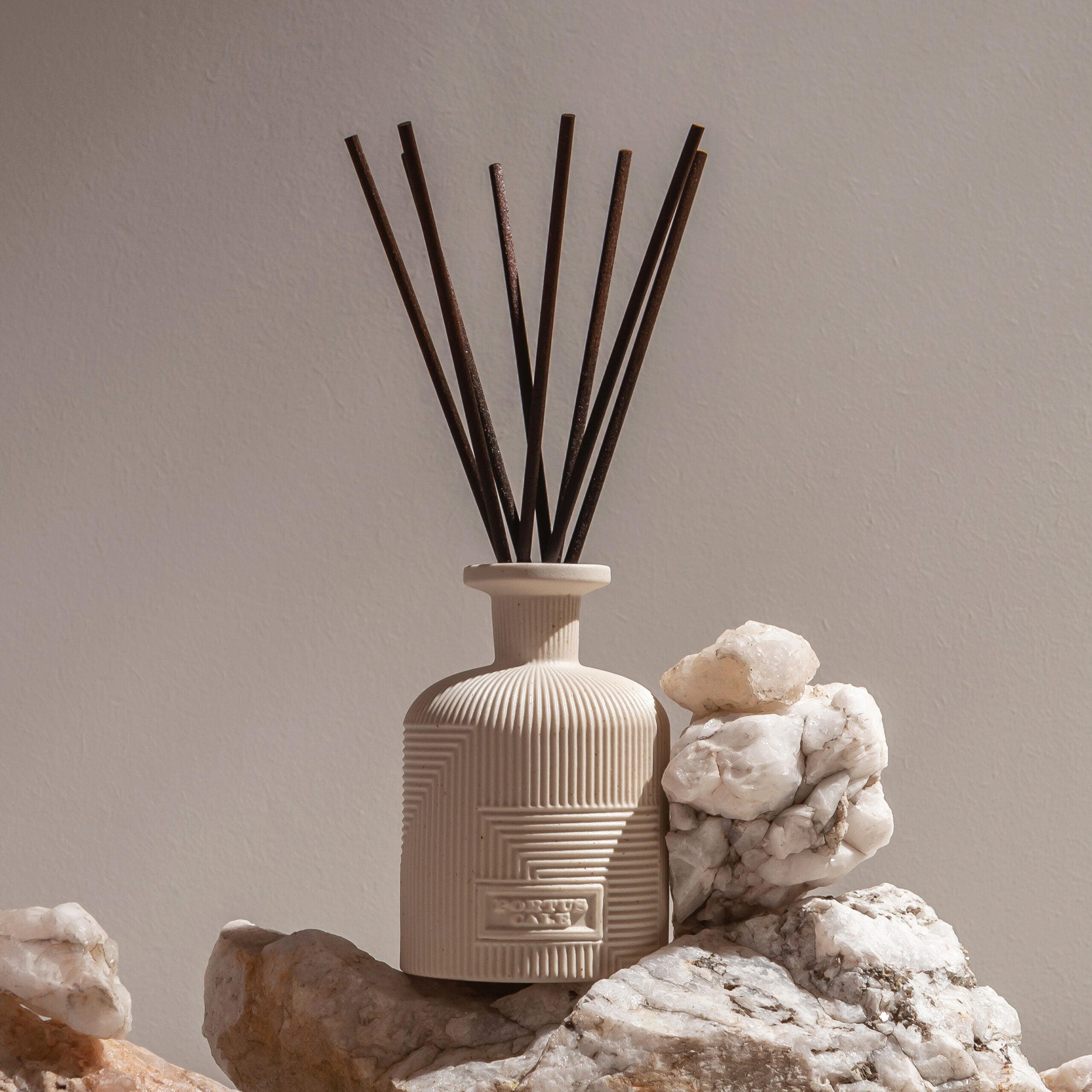 מפיץ ריח Hajjar Blanc 250ml Portus Cale