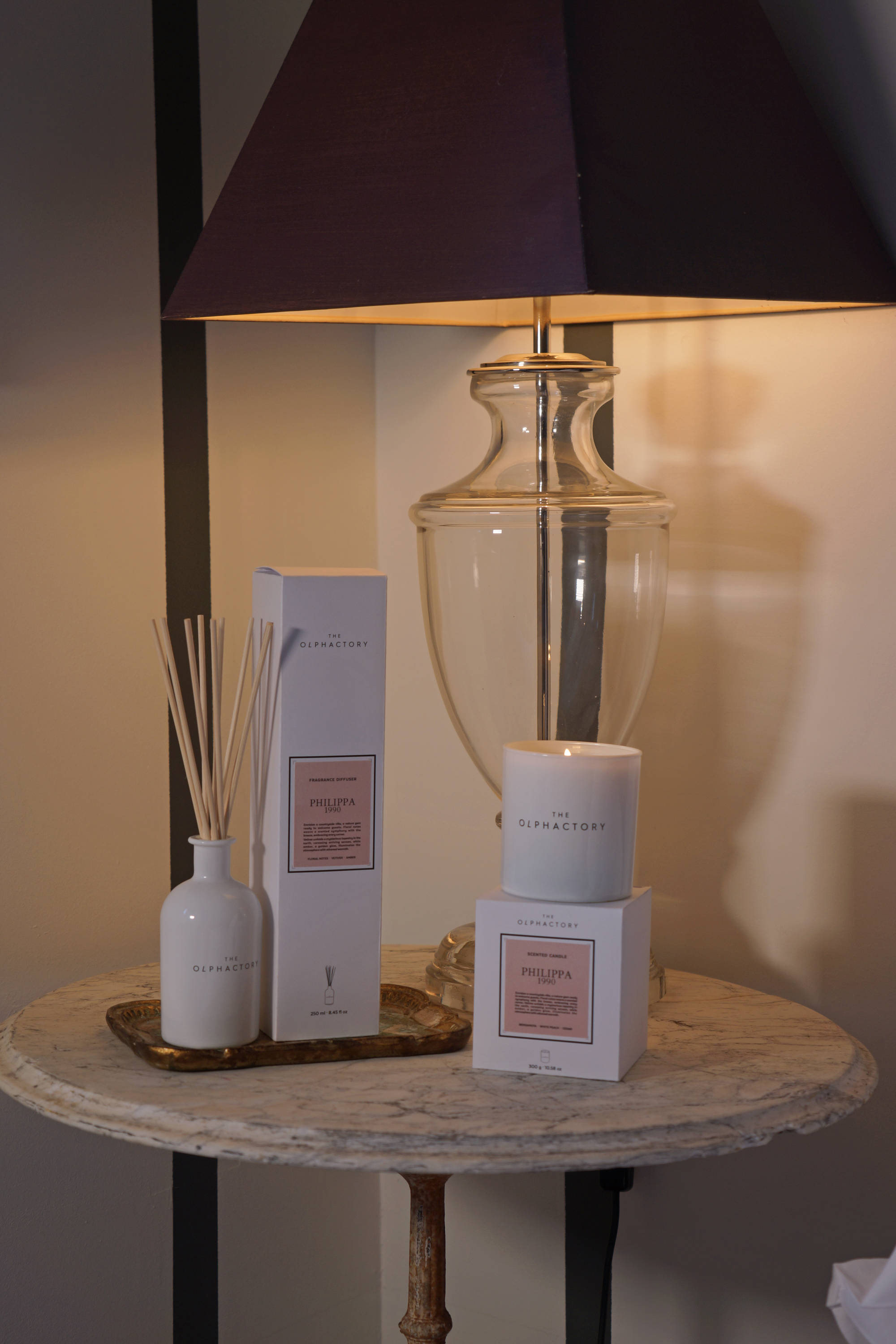 PHILIPPA 1990 נר 310 גרם ומפיץ ריח מבית האולפקטורי