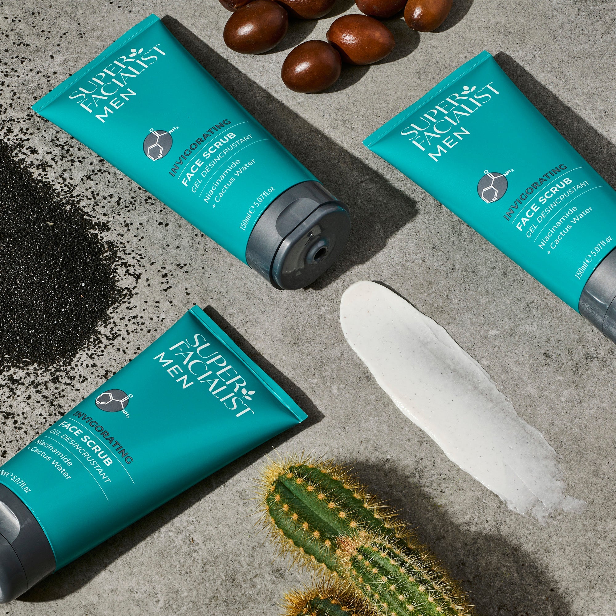 Super Facialist Invigorating Face Scrub for Men סקראב לגבר