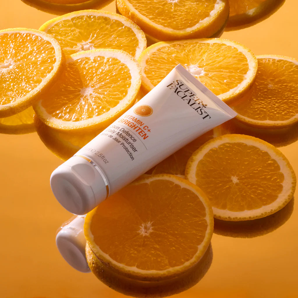 Super Facialist Vitamin C+ Brighten Daily Moisturiser קרם יום