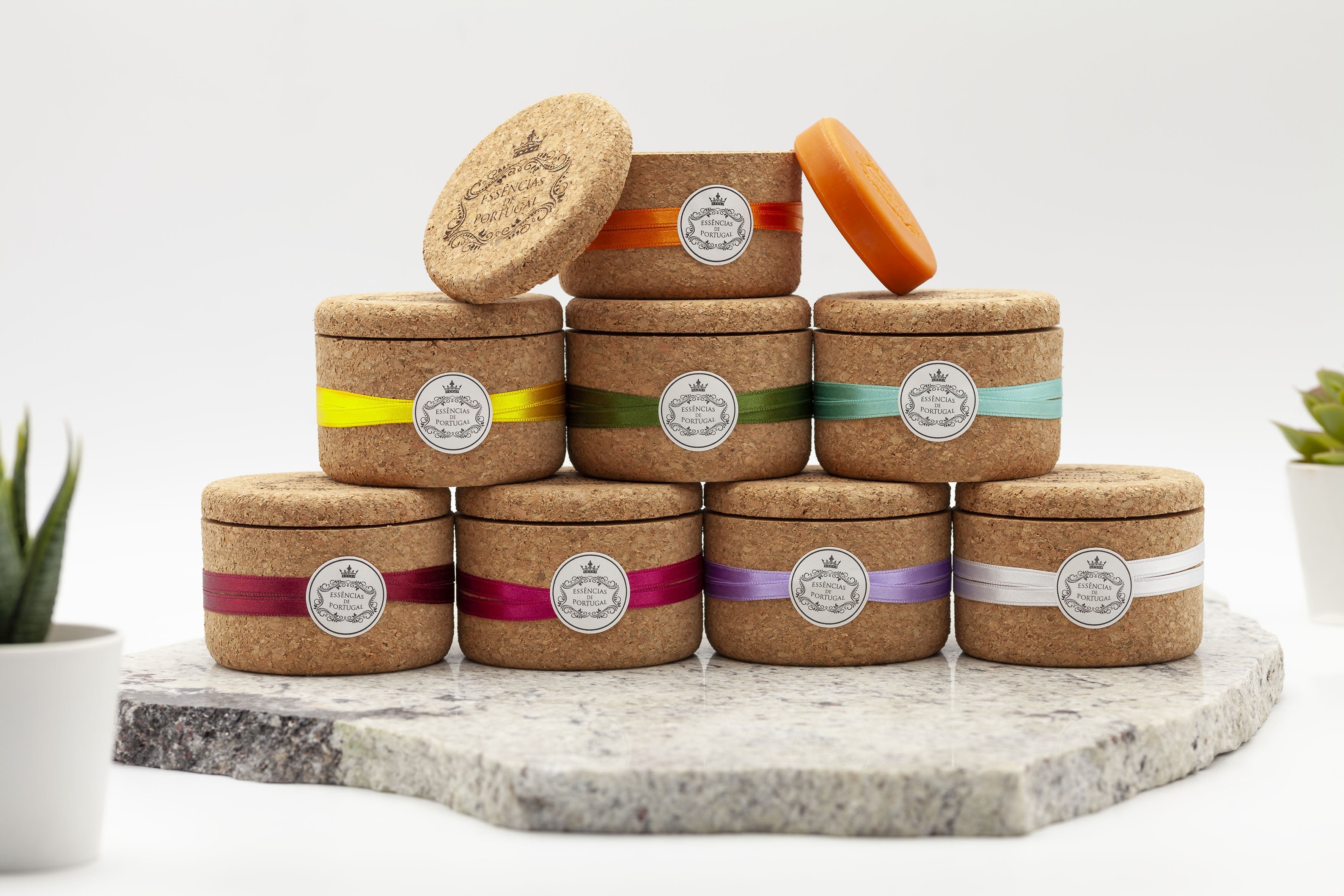 Essências de Portugal כלי תכשיטים משעם + 2 סבונים GINJA