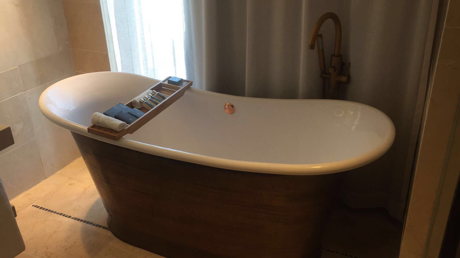 מגש אמבט 100% במבוק לינארי צר