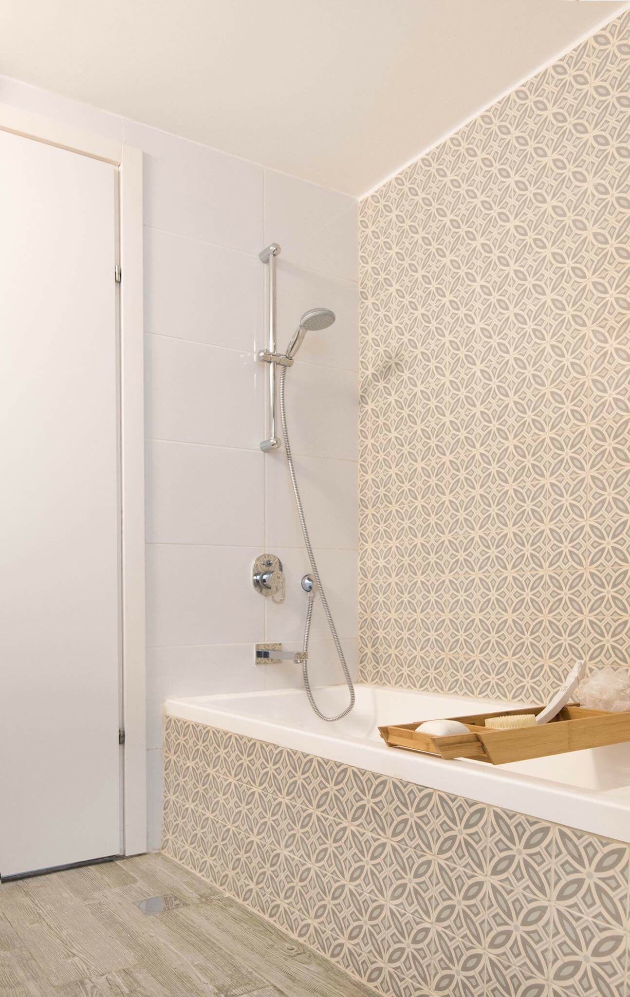 מגש אמבט 100% במבוק טלסקופי