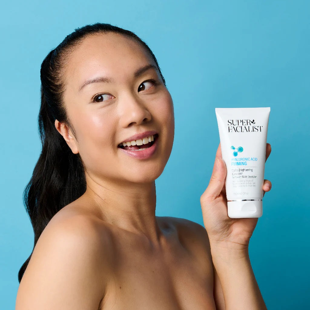 Super Facialist Hyaluronic Acid Firming Cleanser ג'ל ניקוי לפנים ממצק חומצה היאלורונית (2)