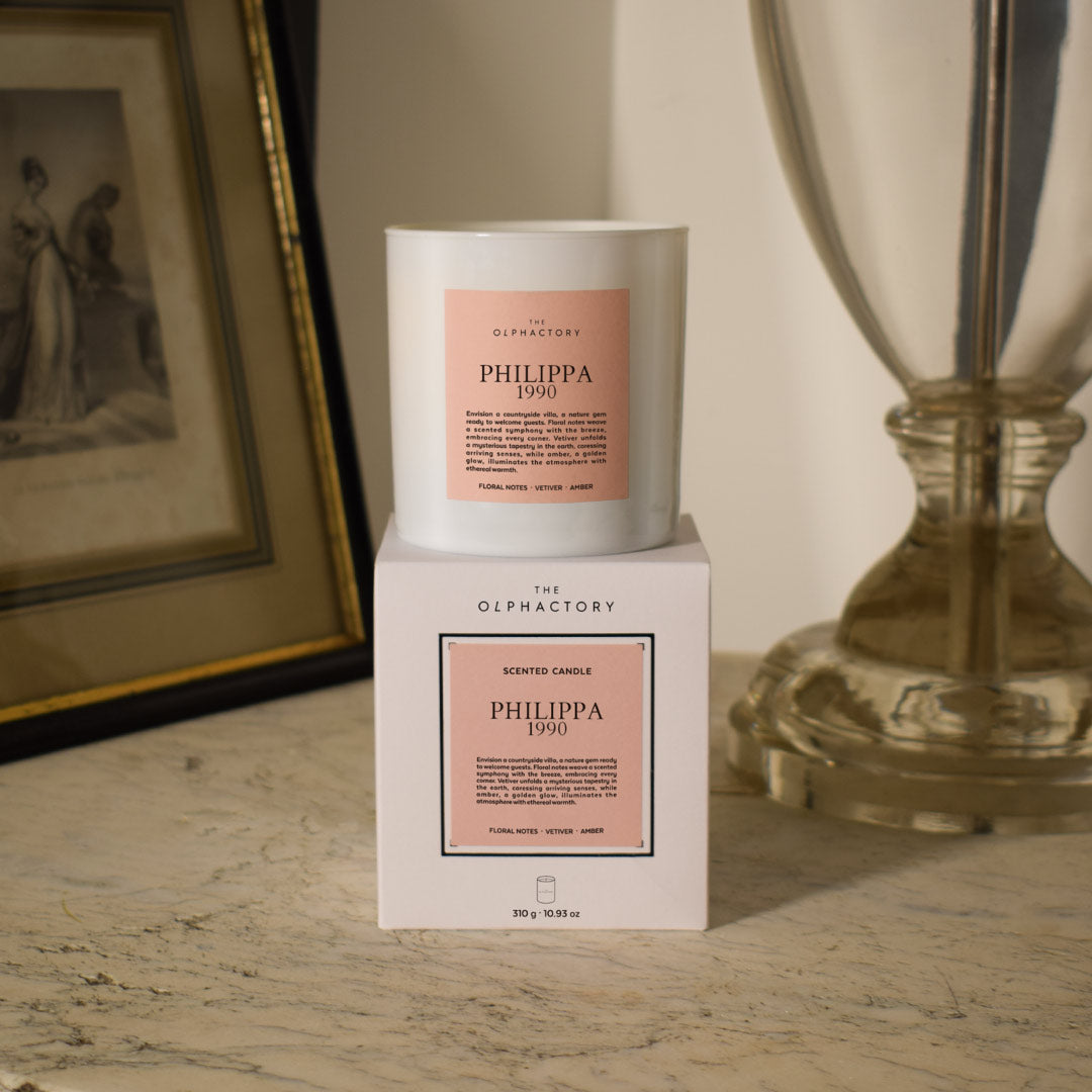 נר סויה THE OLPHACTORY WHITE INSIGNIA Philippa 1990