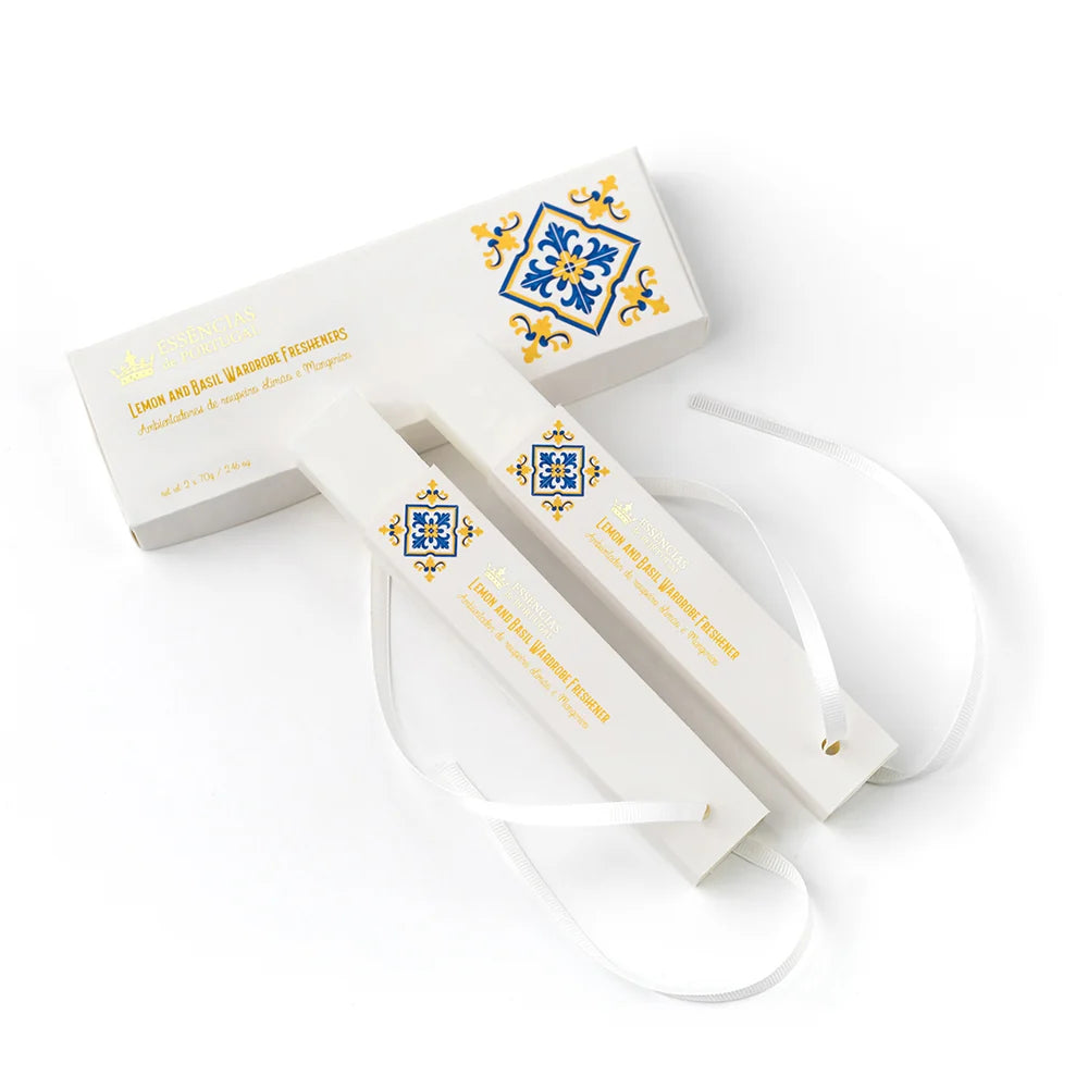 מבשם תלייה Essências de Portugal בניחוח Lemon & Basil מקולקציית Azulejos de Portugal, בעיצוב אריח צהוב
