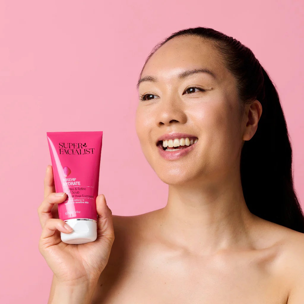 super-facialist-rosehip-brighten-facial-scrub-3_סקראב לפנים