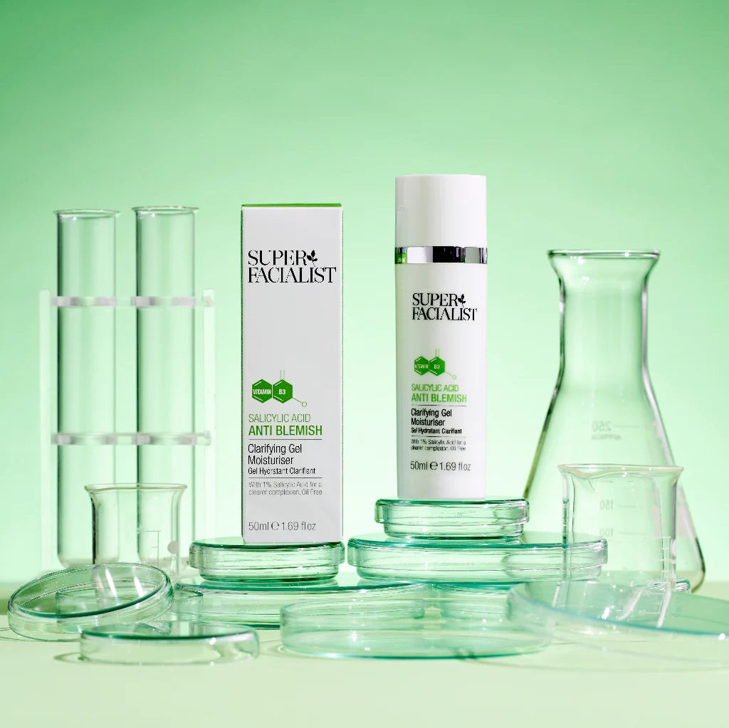 Super Facialist Salicylic Acid Anti-Blemish Gel Moisturiser ג'ל לחות חומצה סליצילית נגד אדמומיות וכתמים